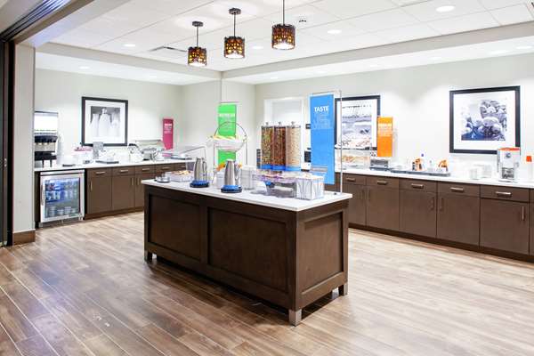 Restaurant - Hampton Inn & Suites South Overland Park