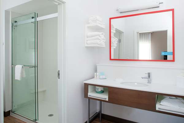  - Hampton Inn & Suites South Overland Park