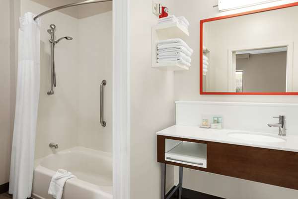  - Hampton Inn & Suites South Overland Park