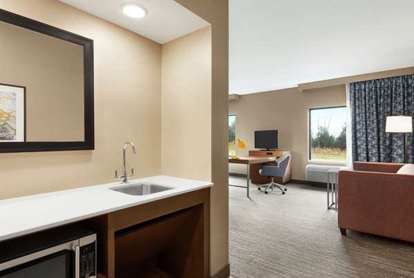  - Hampton Inn & Suites South Overland Park