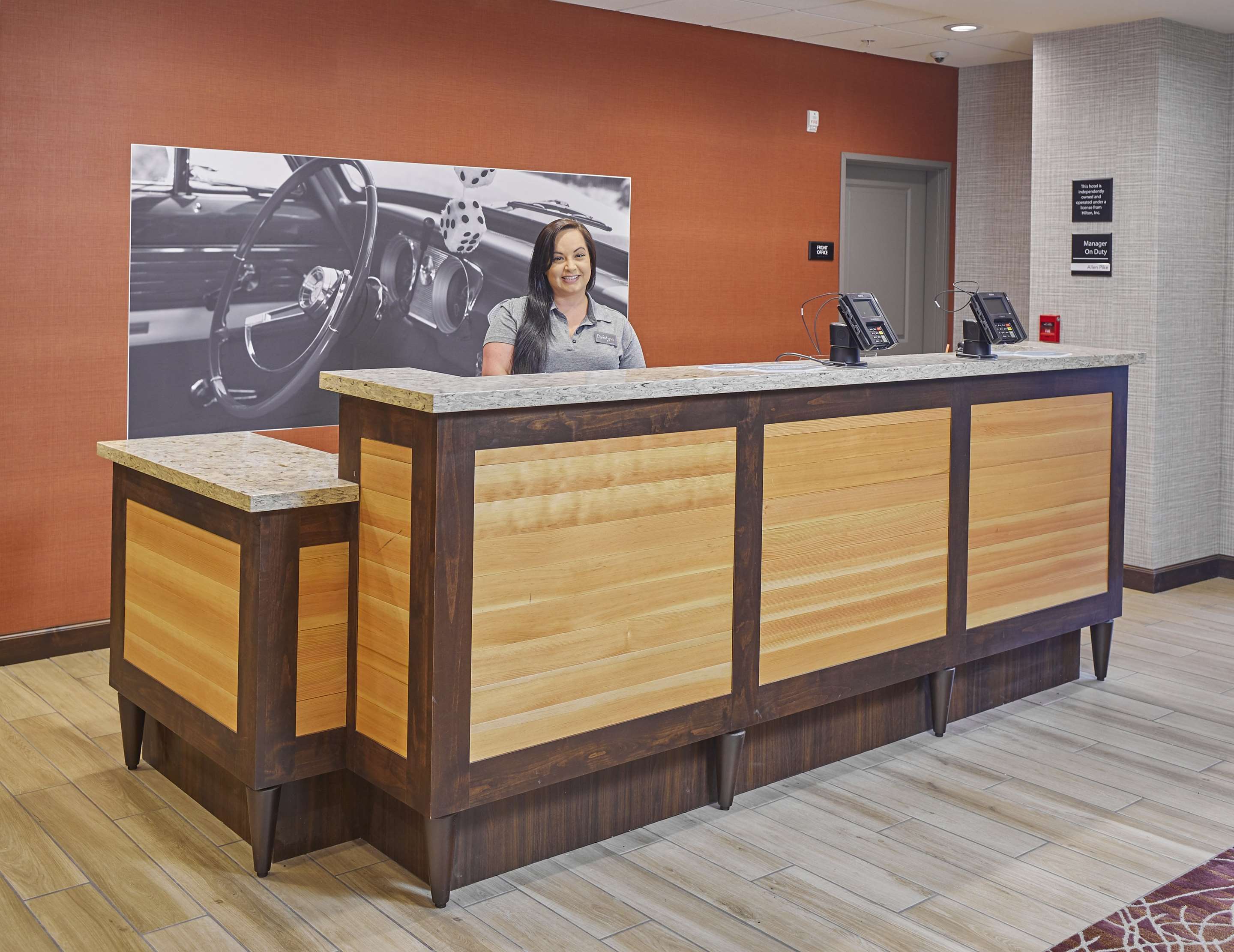 Reception | Hampton Inn & Suites Roseburg