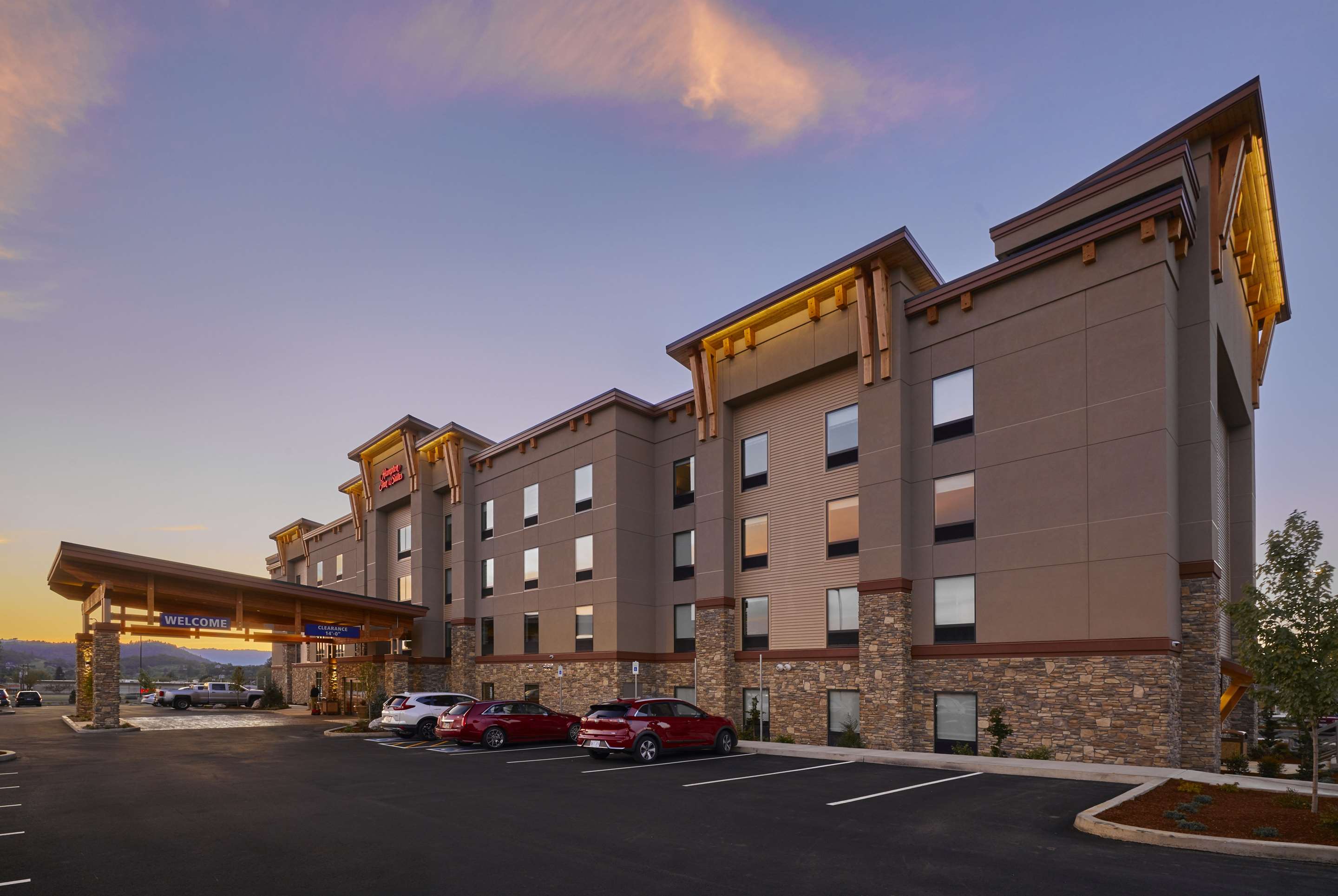 Exterior | Hampton Inn & Suites Roseburg