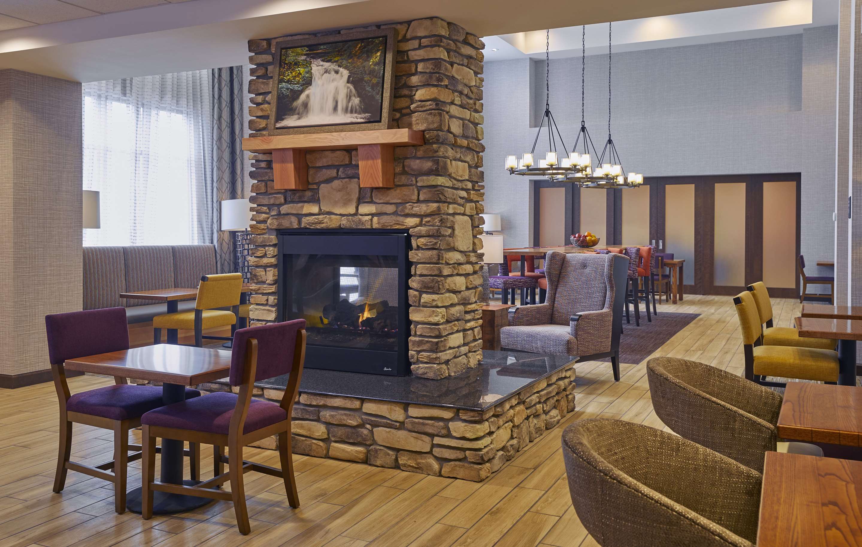 Lobby | Hampton Inn & Suites Roseburg