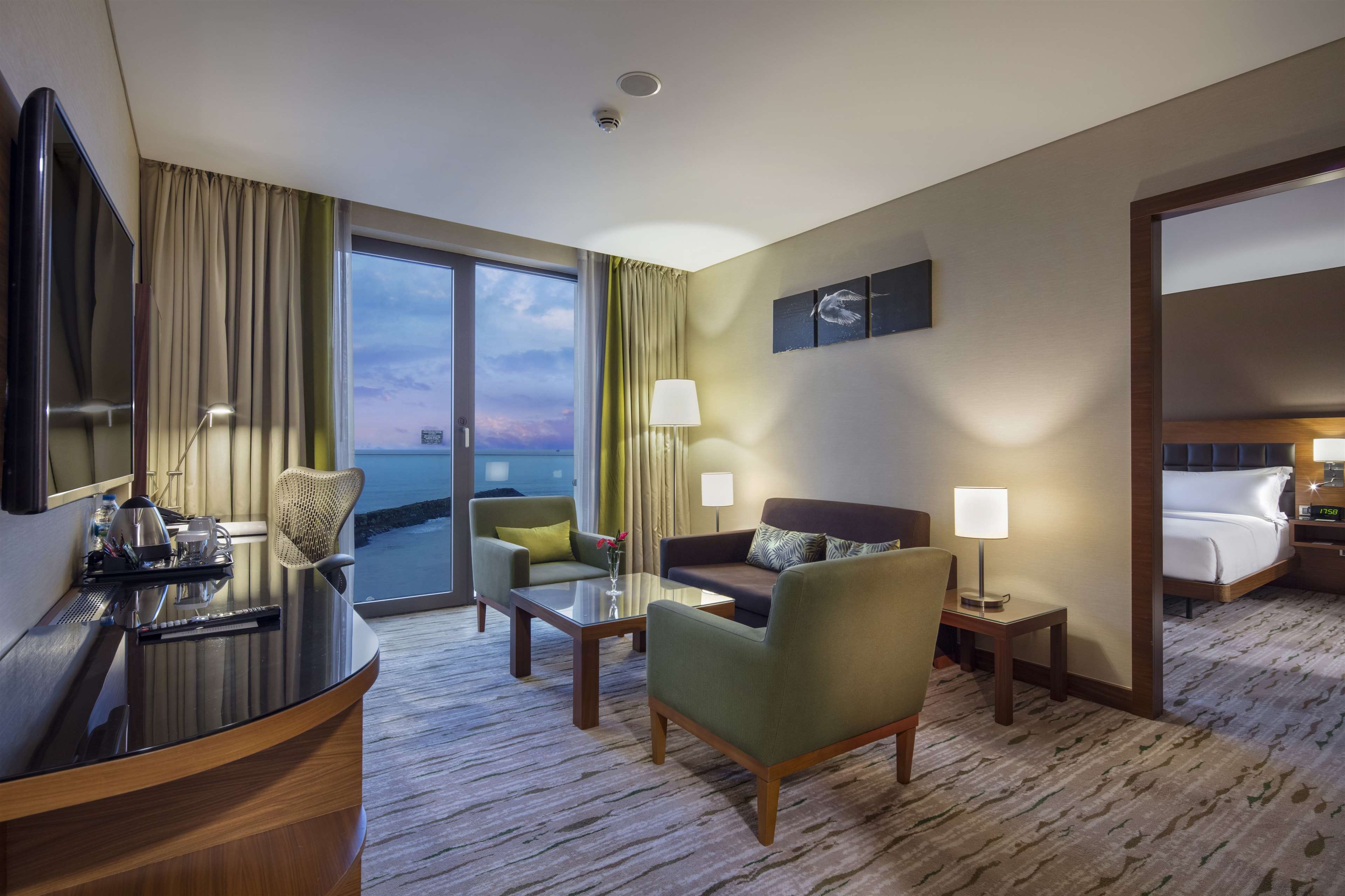 DoubleTree by Hilton Trabzon Room Type - KING ONE BEDRM STE SEAVIEW