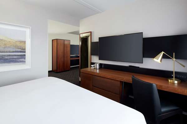  - DoubleTree by Hilton Hotel Trudeau Airport Dorval