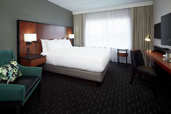  - DoubleTree by Hilton Hotel Trudeau Airport Dorval