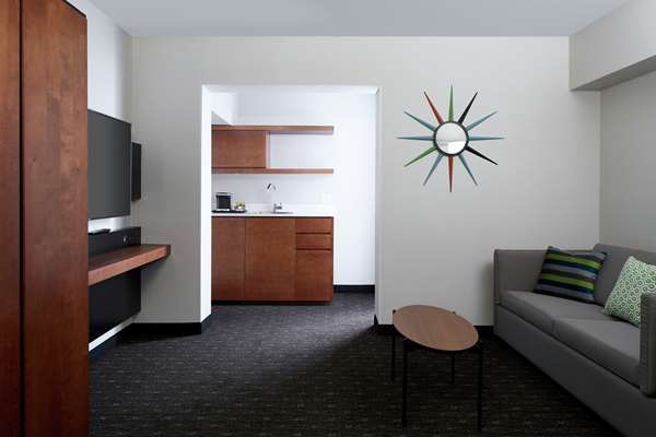  - DoubleTree by Hilton Hotel Trudeau Airport Dorval