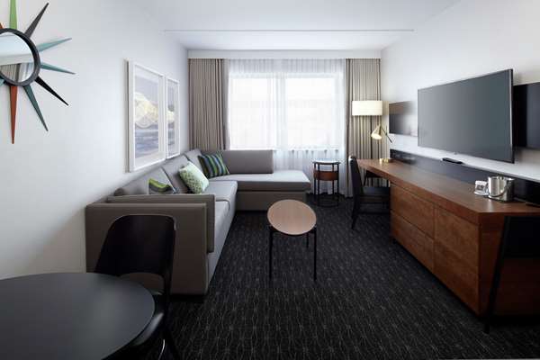  - DoubleTree by Hilton Hotel Trudeau Airport Dorval