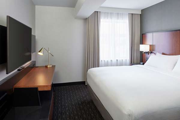  - DoubleTree by Hilton Hotel Trudeau Airport Dorval