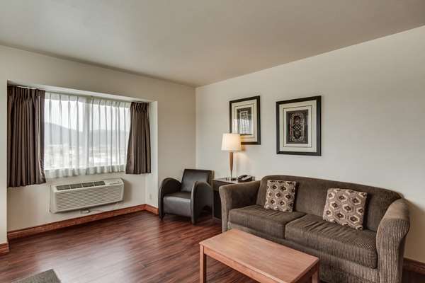  - SureStay Plus Hotel by Best Western Post Falls - I-90, Exit 2