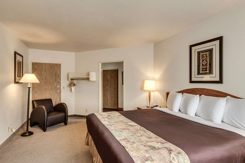 SureStay Plus by Best Western Post Falls-guestroom-Guest Room,Bed,King bed,Suite,On-Site.jpg