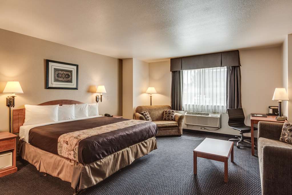 SureStay Plus by Best Western Post Falls-guestroom-Guest Room,Bed,King bed,Accessibility,On-Site,Sofabed.jpg