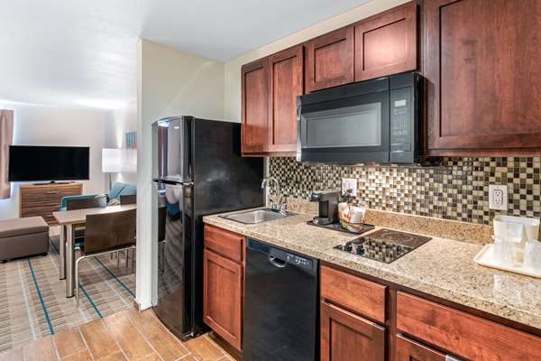 Suite - MainStay Suites Airport Denver