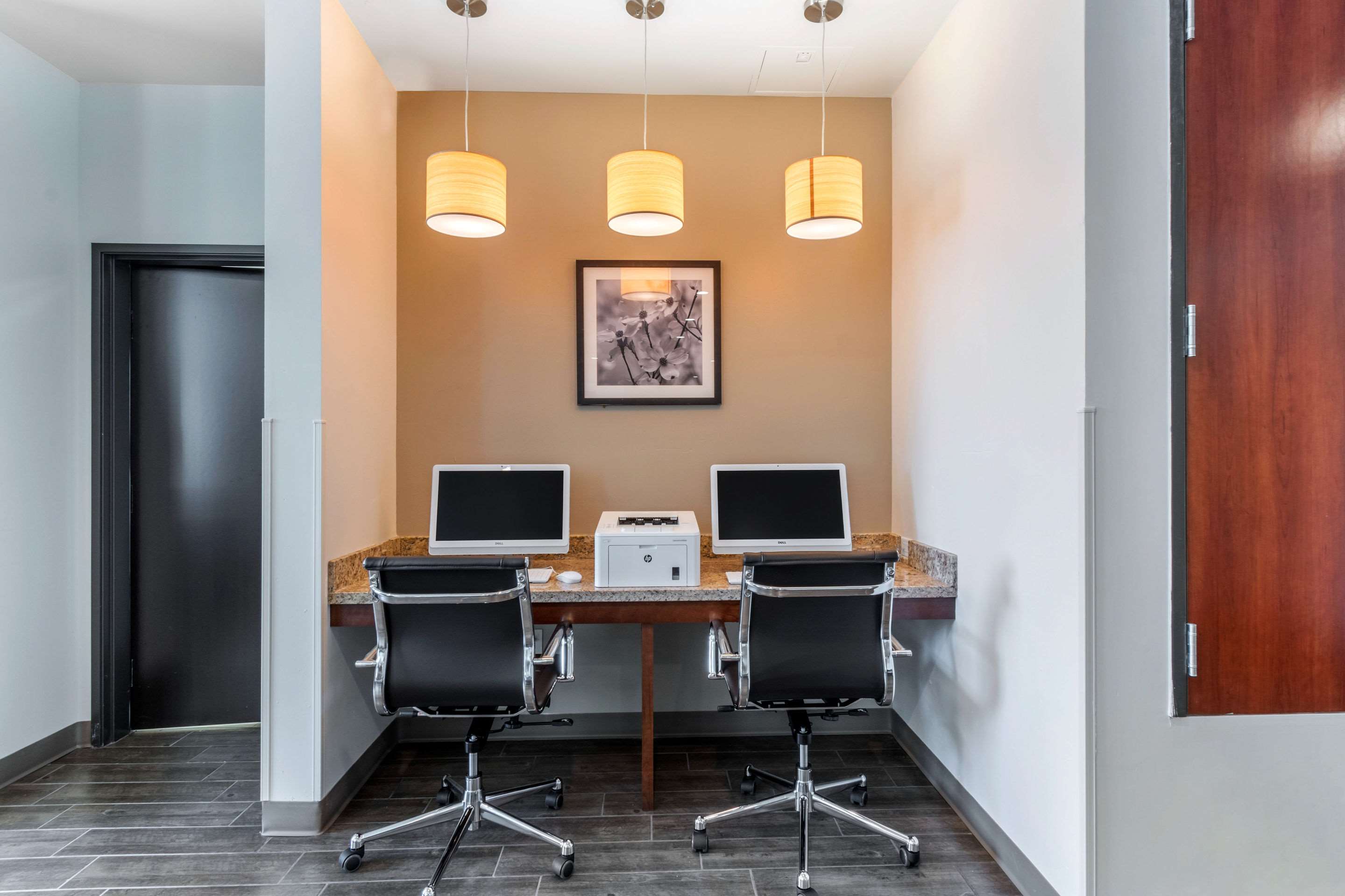 Business center | MainStay Suites Denver International Airport