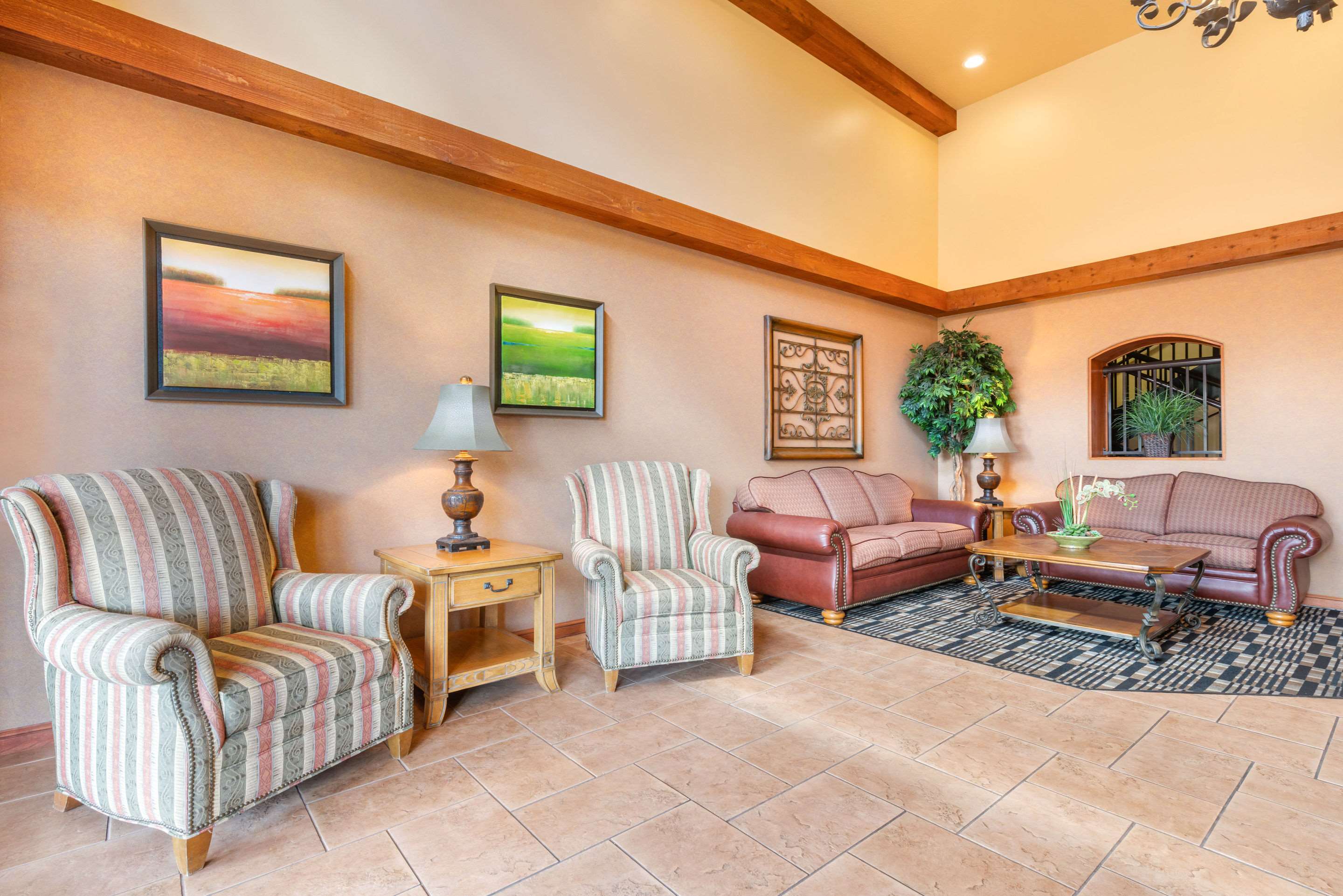 Hotel lobby | Clarion Inn Ormond Beach at Destination Daytona