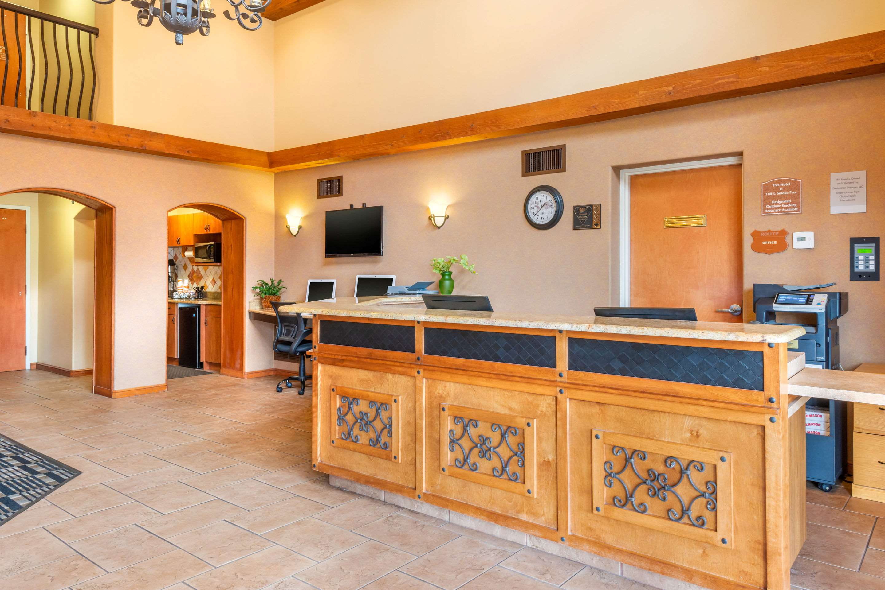 Hotel lobby | Clarion Inn Ormond Beach at Destination Daytona