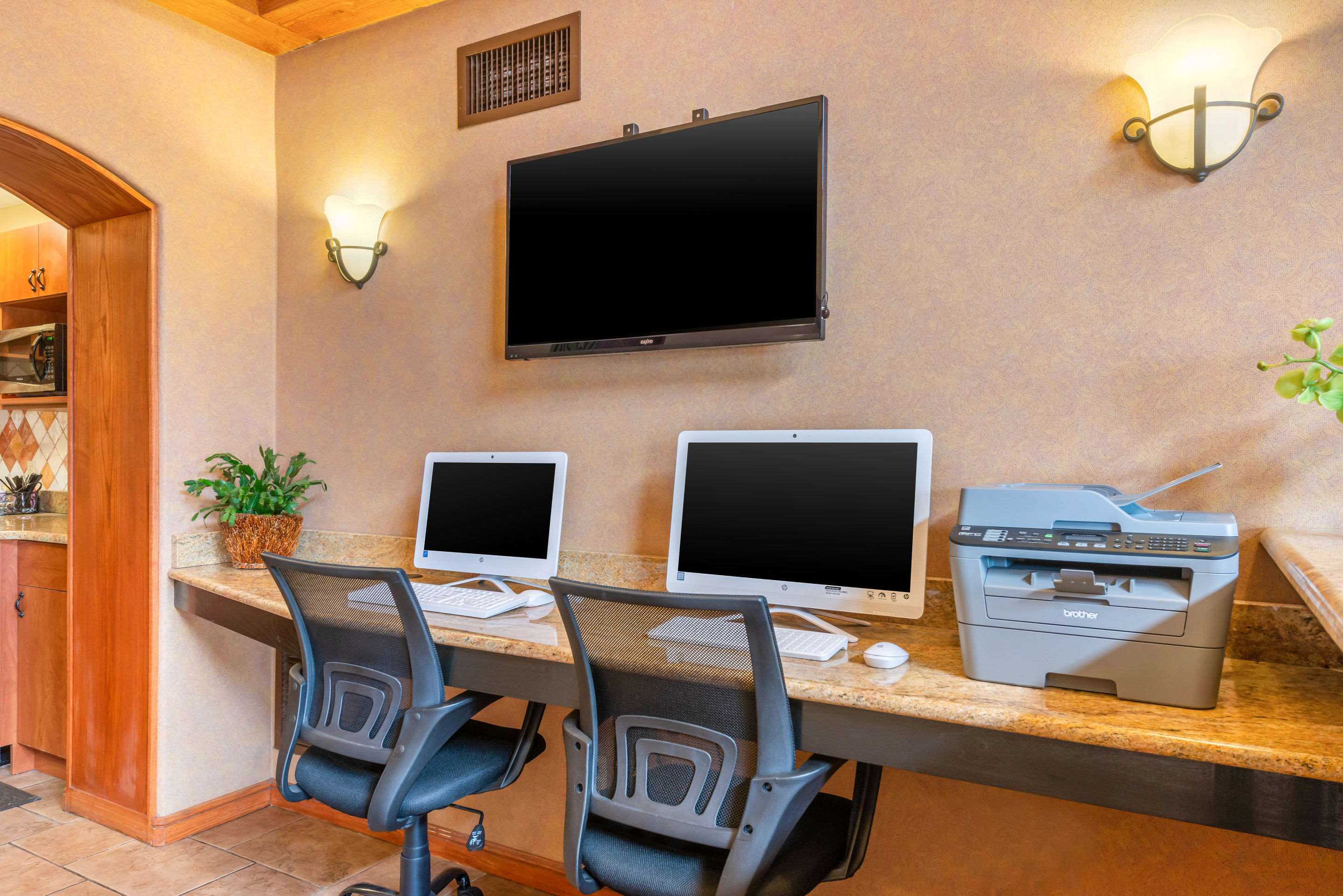 Business center | Clarion Inn Ormond Beach at Destination Daytona