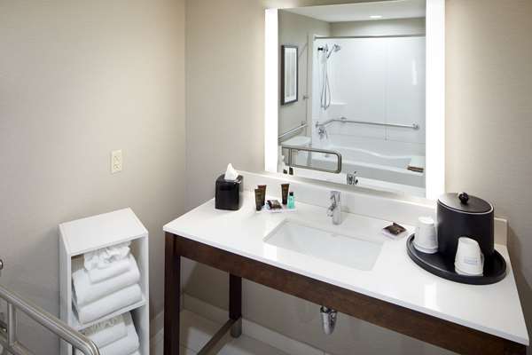  - Wingate by Wyndham St Clairsville - I-70, Exit 218