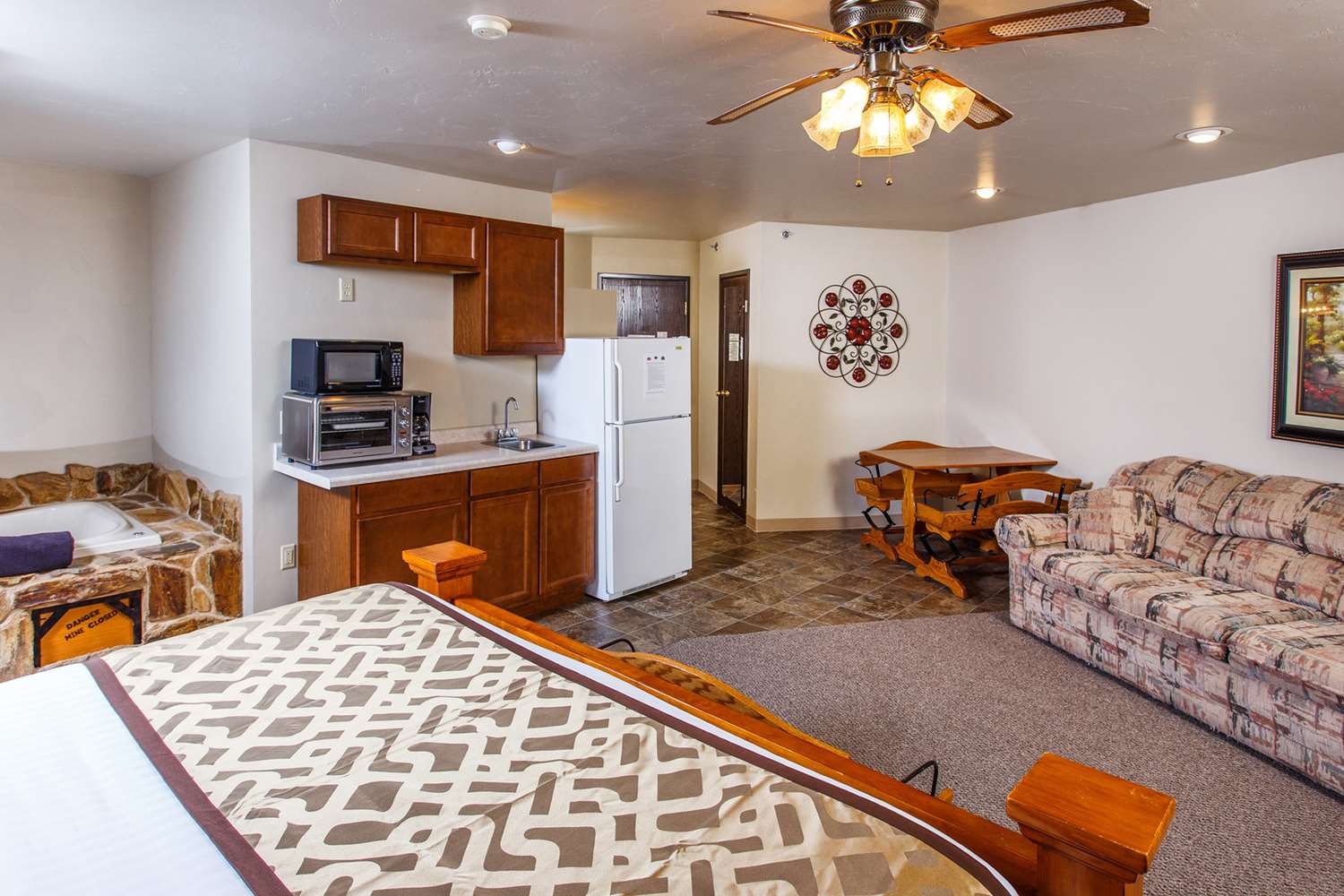 Hotel J Airport Green Bay, WI See Discounts