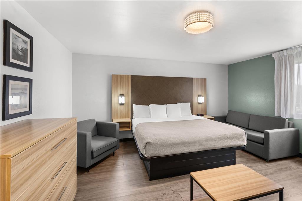 QUALITY INN ATLANTA AIRPORT-CENTRAL-guestroom-Guest Room,Suite,On-Site.jpg
