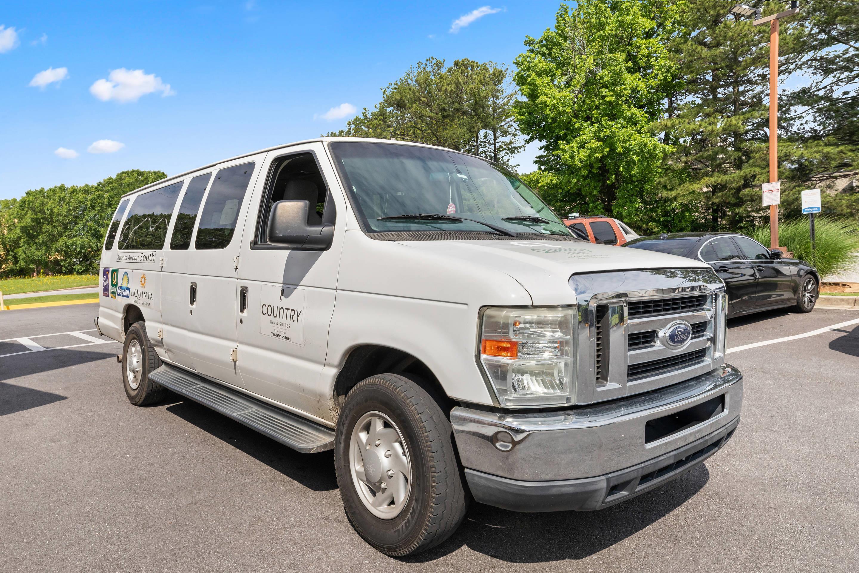 Hotel shuttle | Quality Inn Atlanta Airport - Central