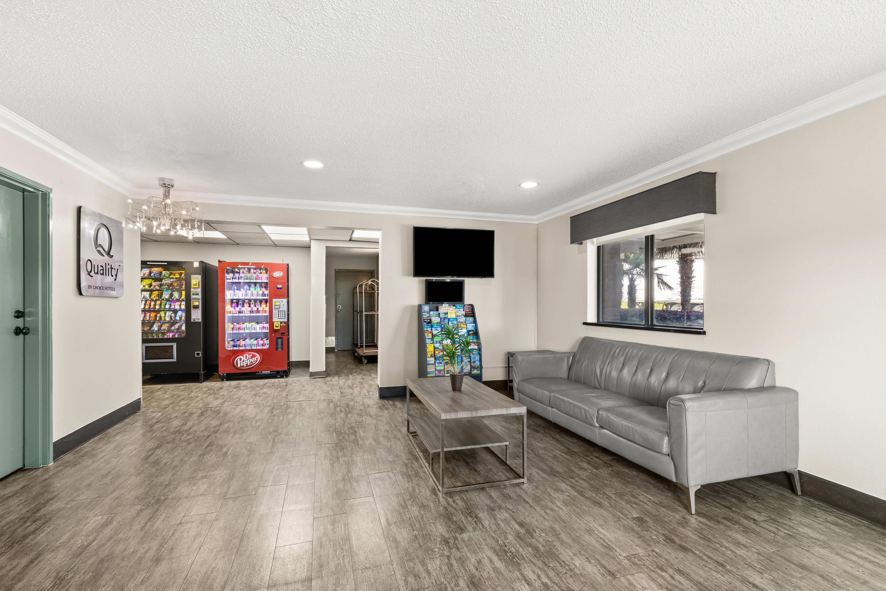 Hotel lobby | Quality Inn Atlanta Airport - Central