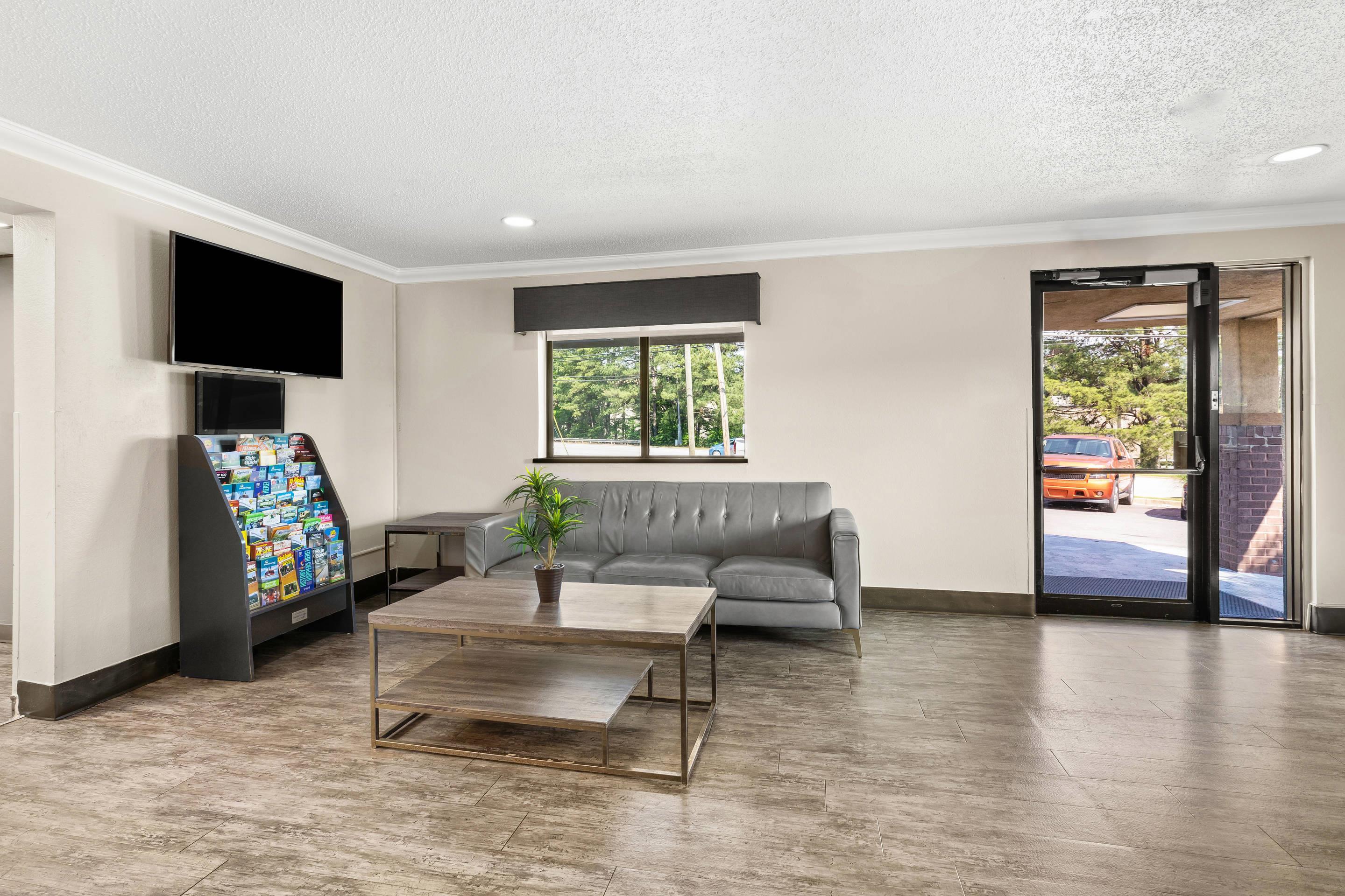 Hotel lobby | Quality Inn Atlanta Airport - Central