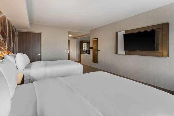 Suite - Cambria Hotel West Orange - I-280, Exit 8