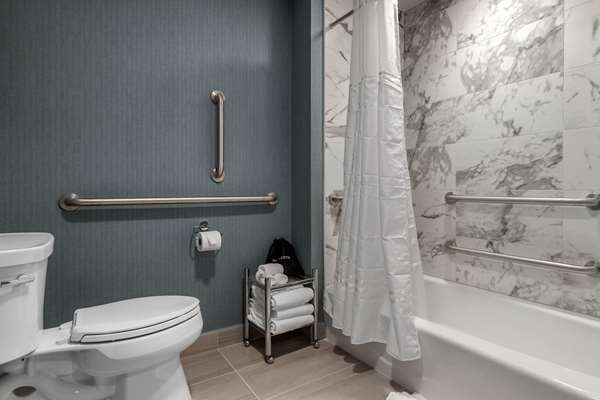 Suite - Cambria Hotel West Orange - I-280, Exit 8