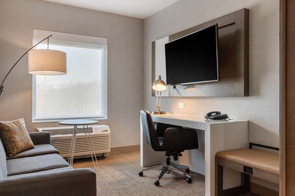 Suite - Cambria Hotel West Orange - I-280, Exit 8