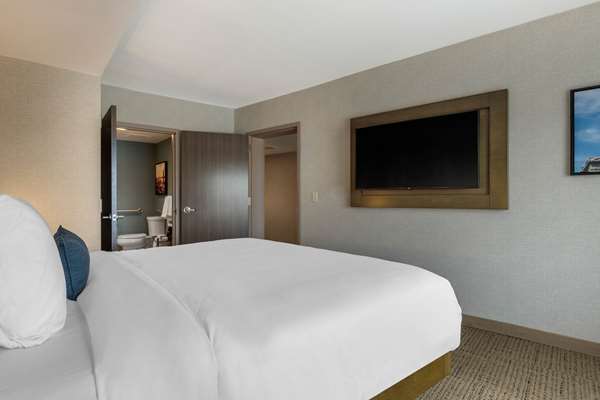 Suite - Cambria Hotel West Orange - I-280, Exit 8