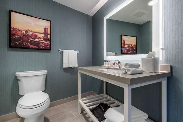 Suite - Cambria Hotel West Orange - I-280, Exit 8