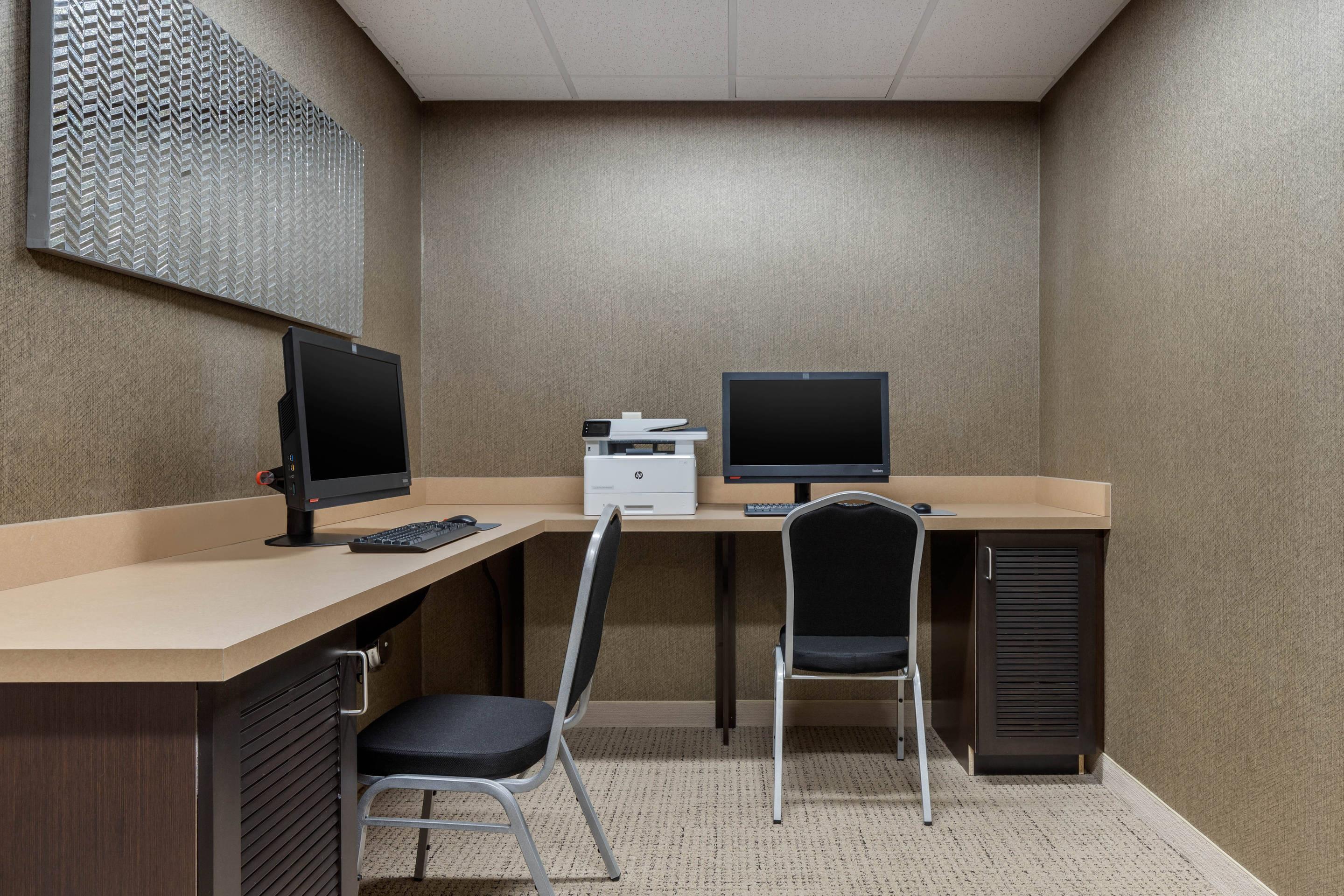 Business center | Cambria Hotel West Orange