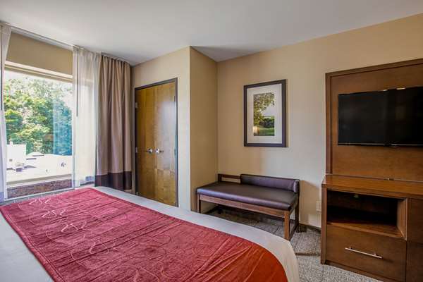  - Comfort Suites Fishkill - I-84, Exit 44