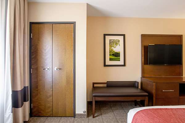  - Comfort Suites Fishkill - I-84, Exit 44
