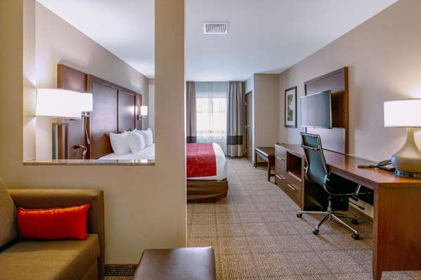  - Comfort Suites Fishkill - I-84, Exit 44