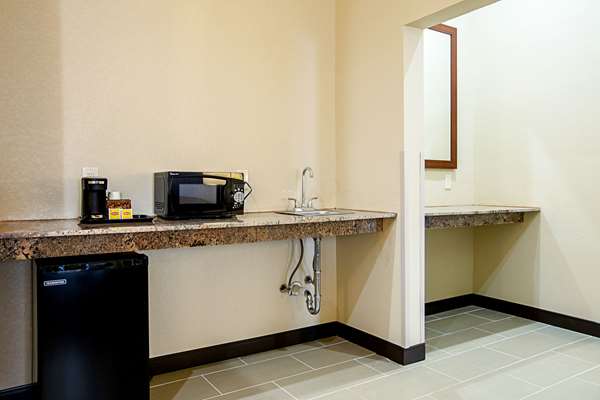  - Comfort Suites Fishkill - I-84, Exit 44