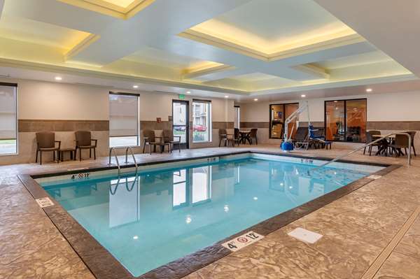 Pool - Comfort Suites Airport Columbus