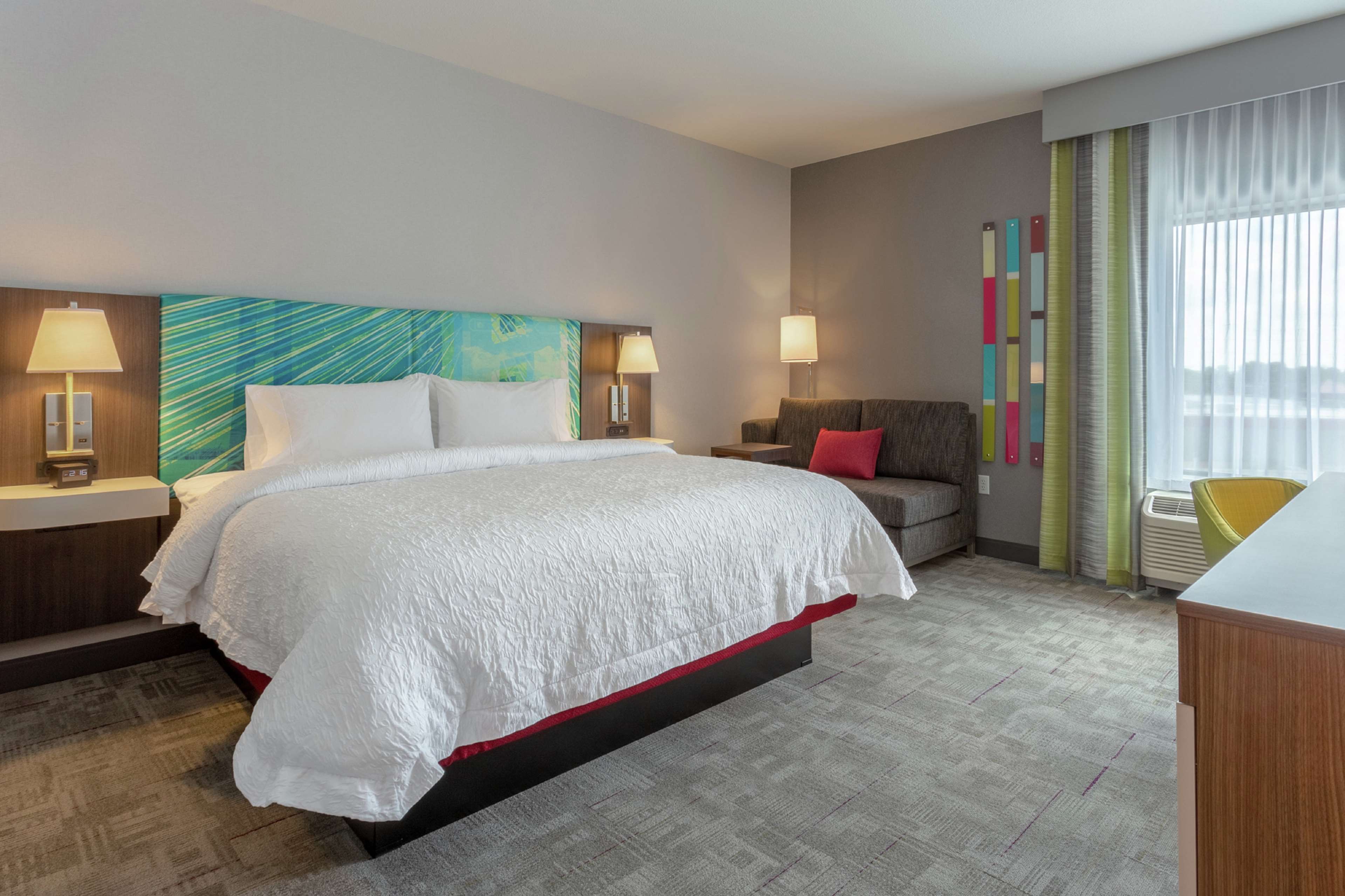 Hampton Inn & Suites by Hilton Burlington Room Type - 1 KNG HEARING ACC NOSMOK