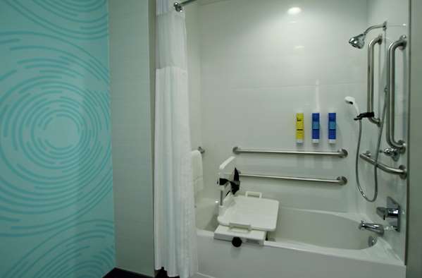  - Tru by Hilton Meridian - I-20 & I-59, Exit 154