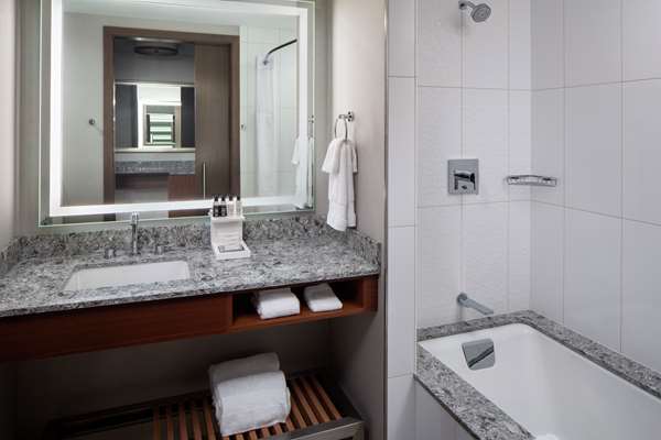  - Hilton Hotel Mayo Clinic Area Rochester