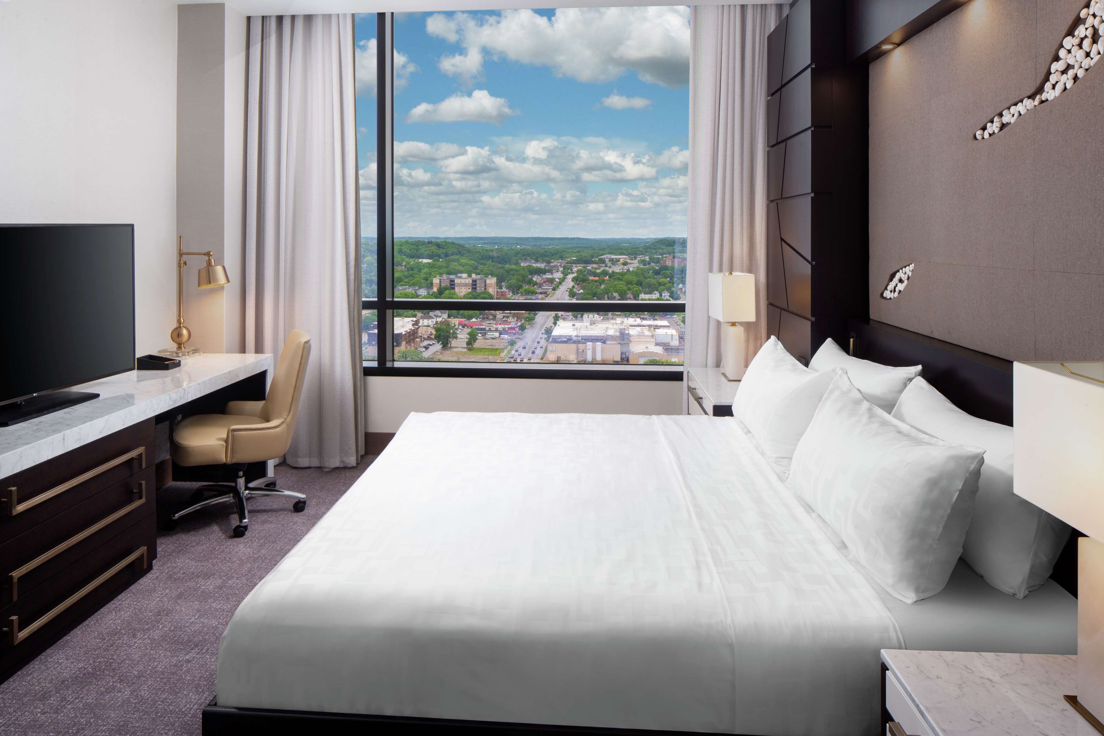 Hilton Rochester Mayo Clinic Area Room Type - 2 KING PRESIDENTIAL SUITE