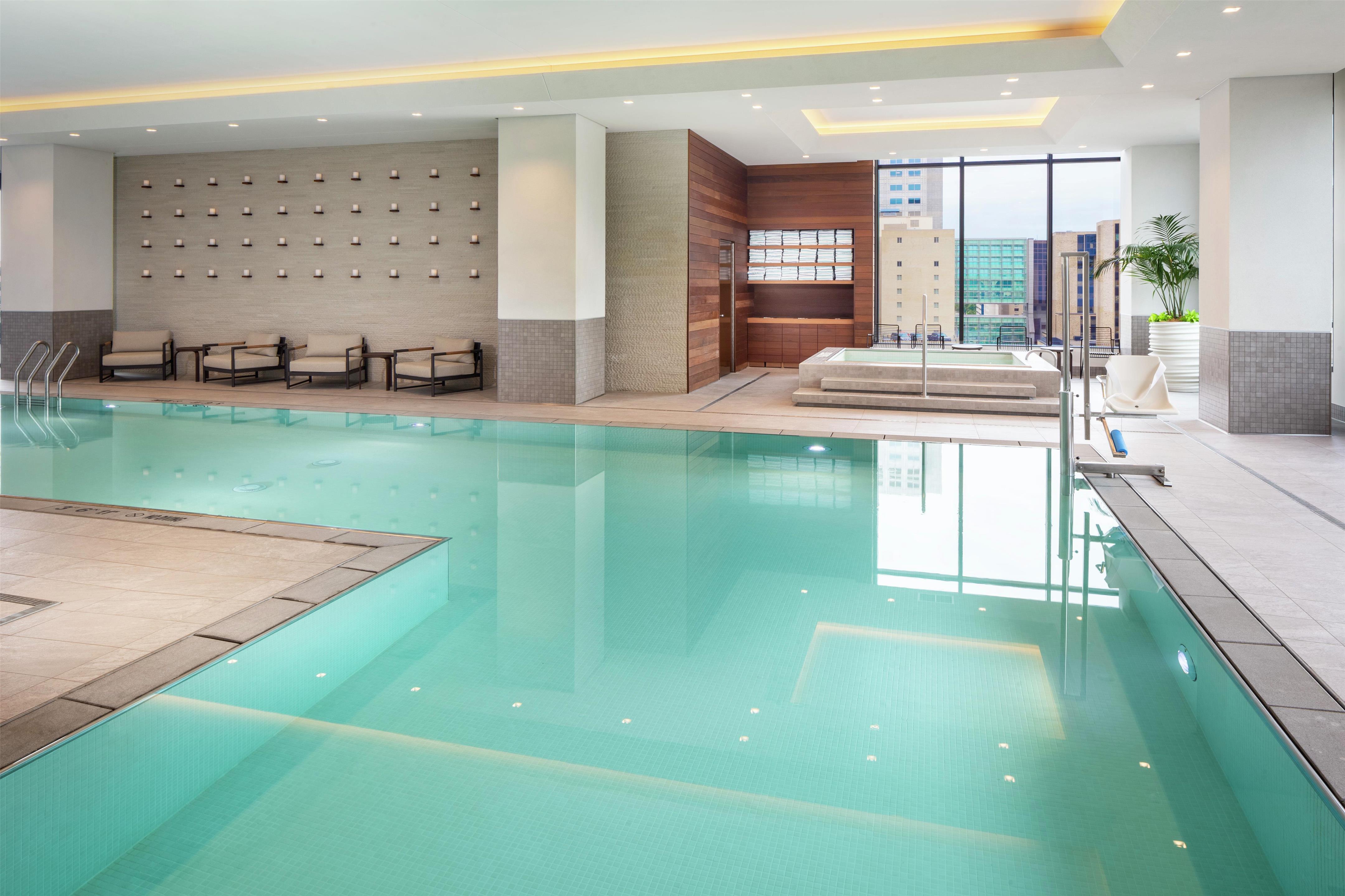 Pool | Hilton Rochester Mayo Clinic Area