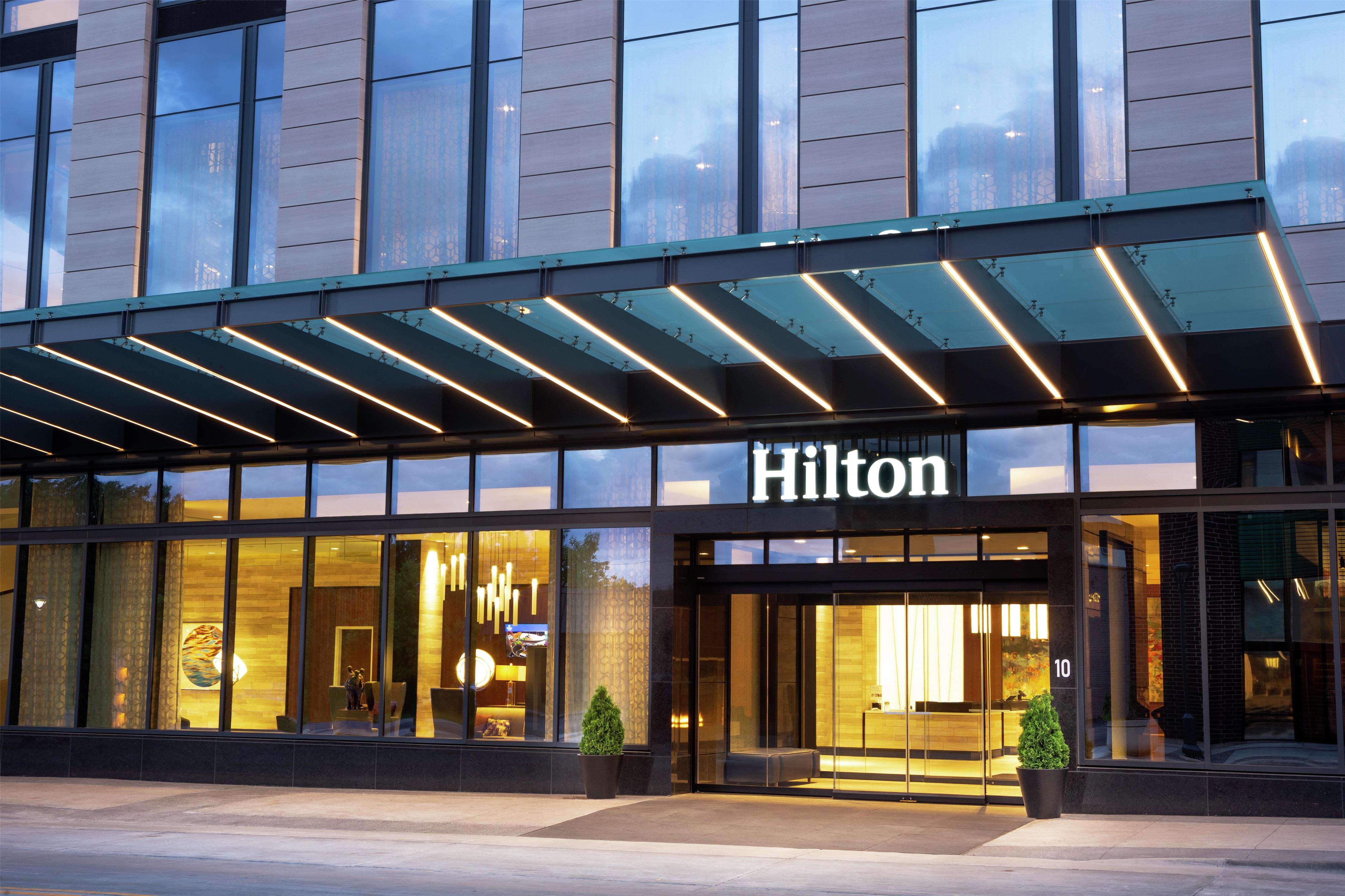 Exterior | Hilton Rochester Mayo Clinic Area