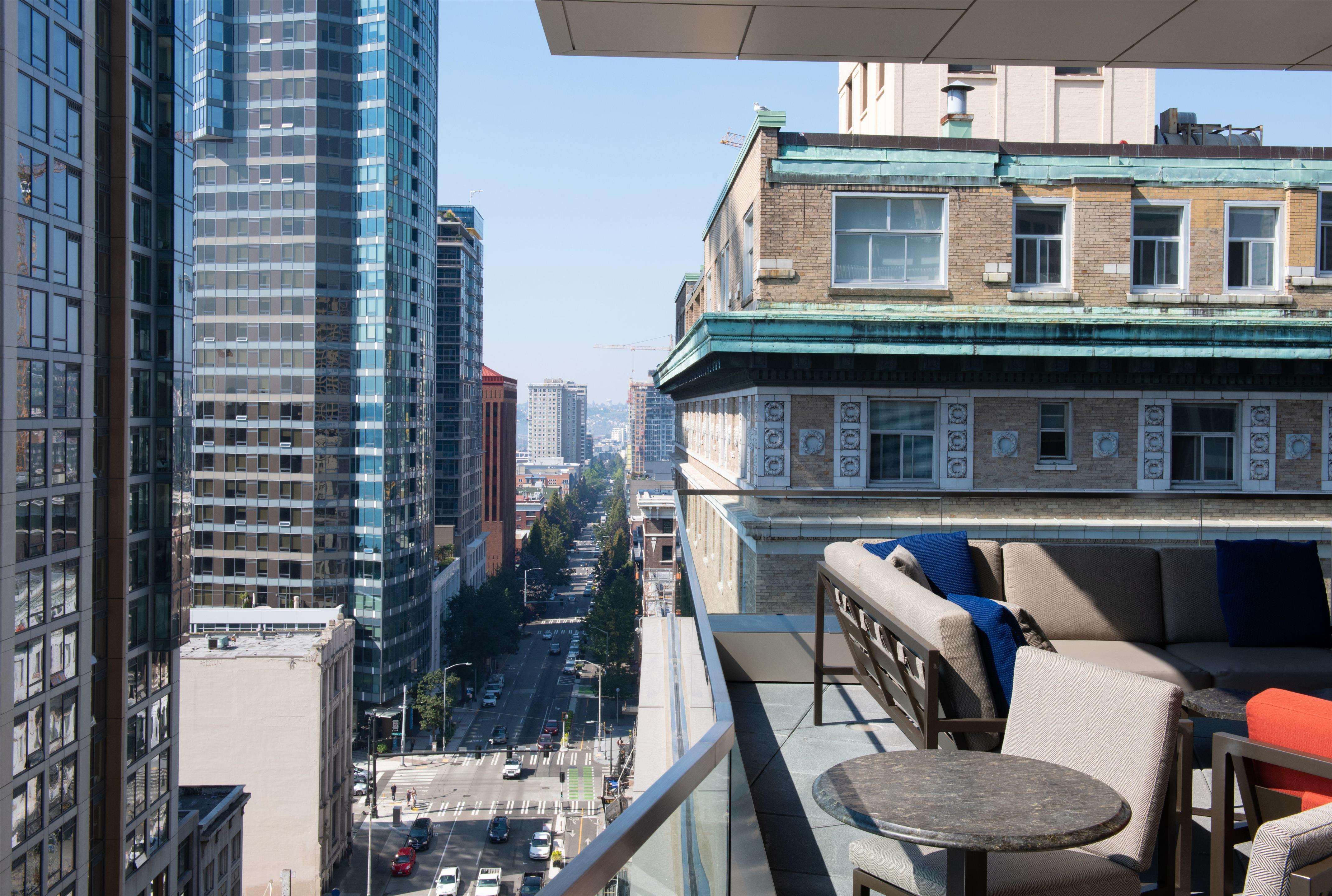 BarLounge | The Charter Hotel Seattle, Curio Collection by Hilton