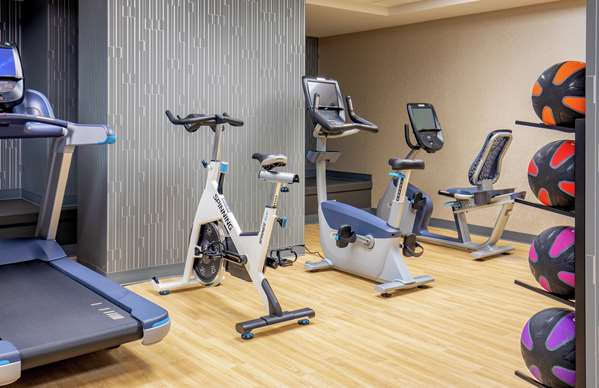 Fitness/ Exercise Room - DoubleTree by Hilton Hotel Downtown Youngstown