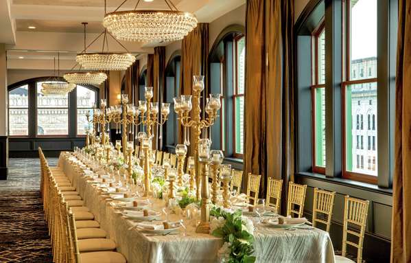 Restaurant - DoubleTree by Hilton Hotel Downtown Youngstown