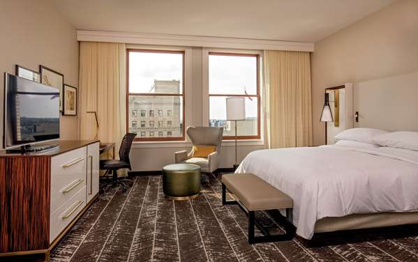  - DoubleTree by Hilton Hotel Downtown Youngstown