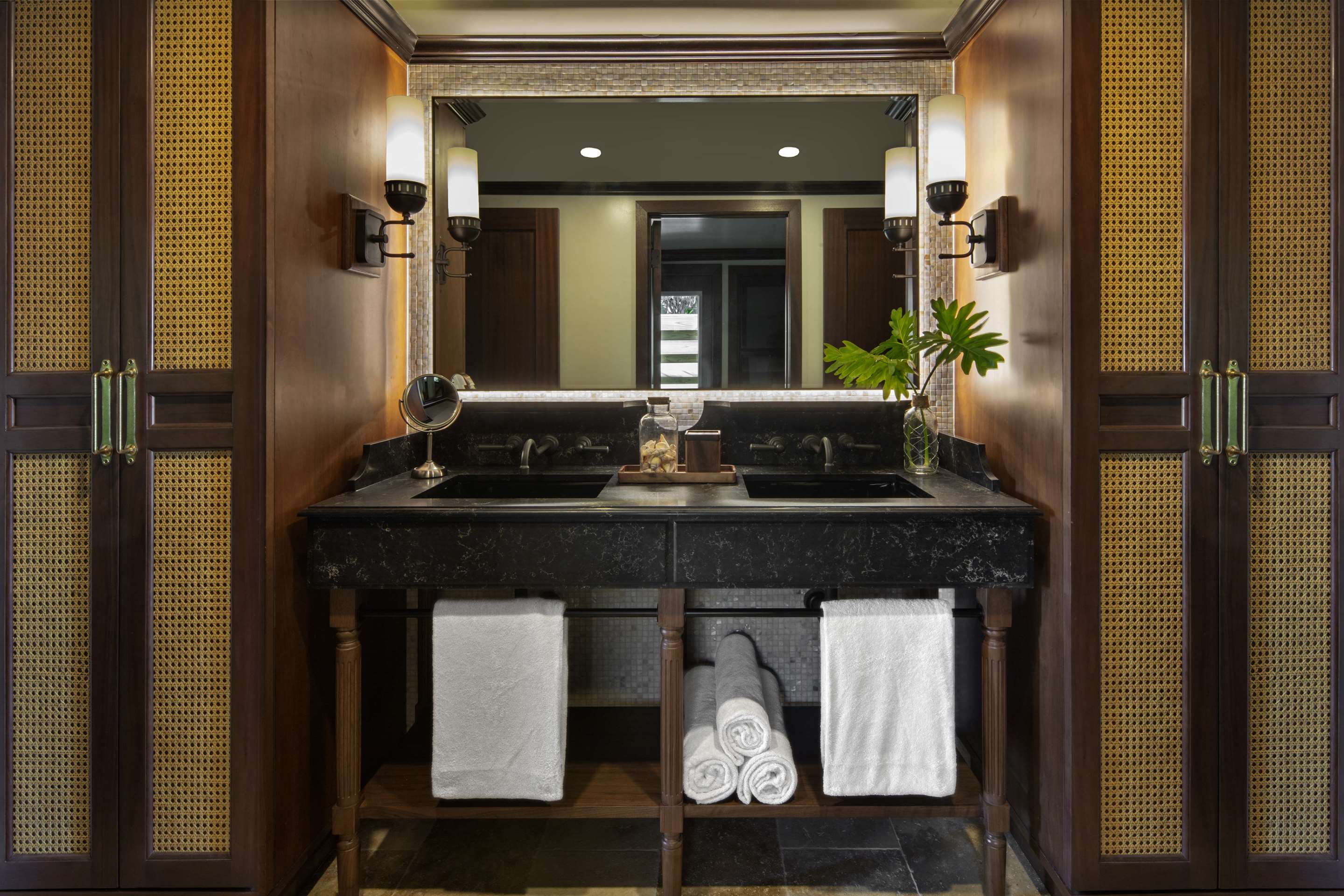 Suite Bathroom