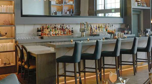 Bar - River Terrace Inn Napa
